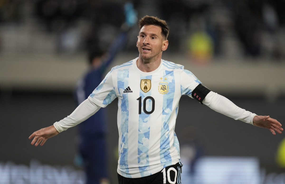 Messi lập Hat-trick vào lưới Bolivia đồng thời phá kỉ lục của Pele